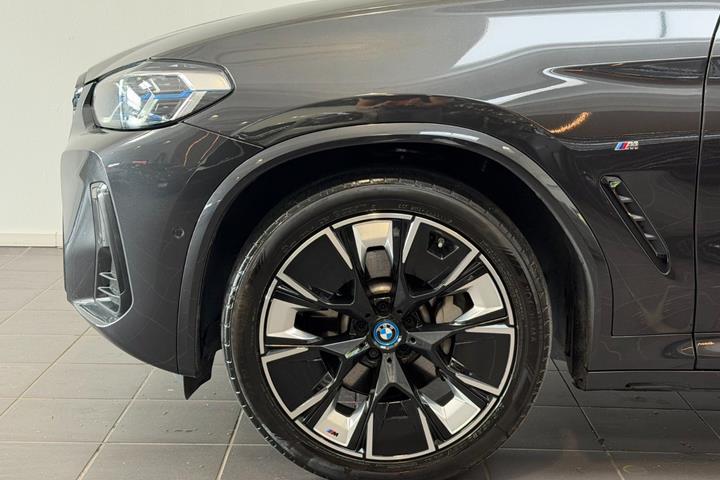 Sort BMW iX3 fra 2022