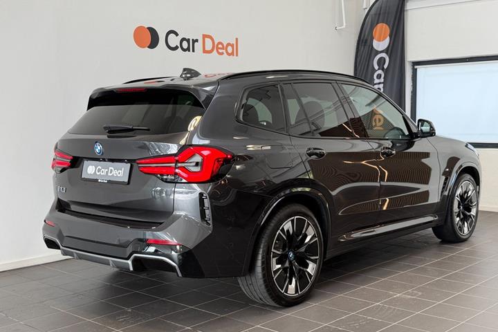 Sort BMW iX3 fra 2022