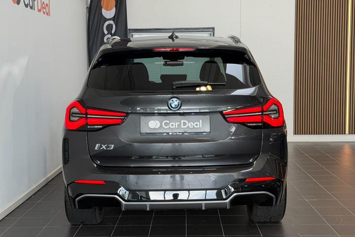 Sort BMW iX3 fra 2022