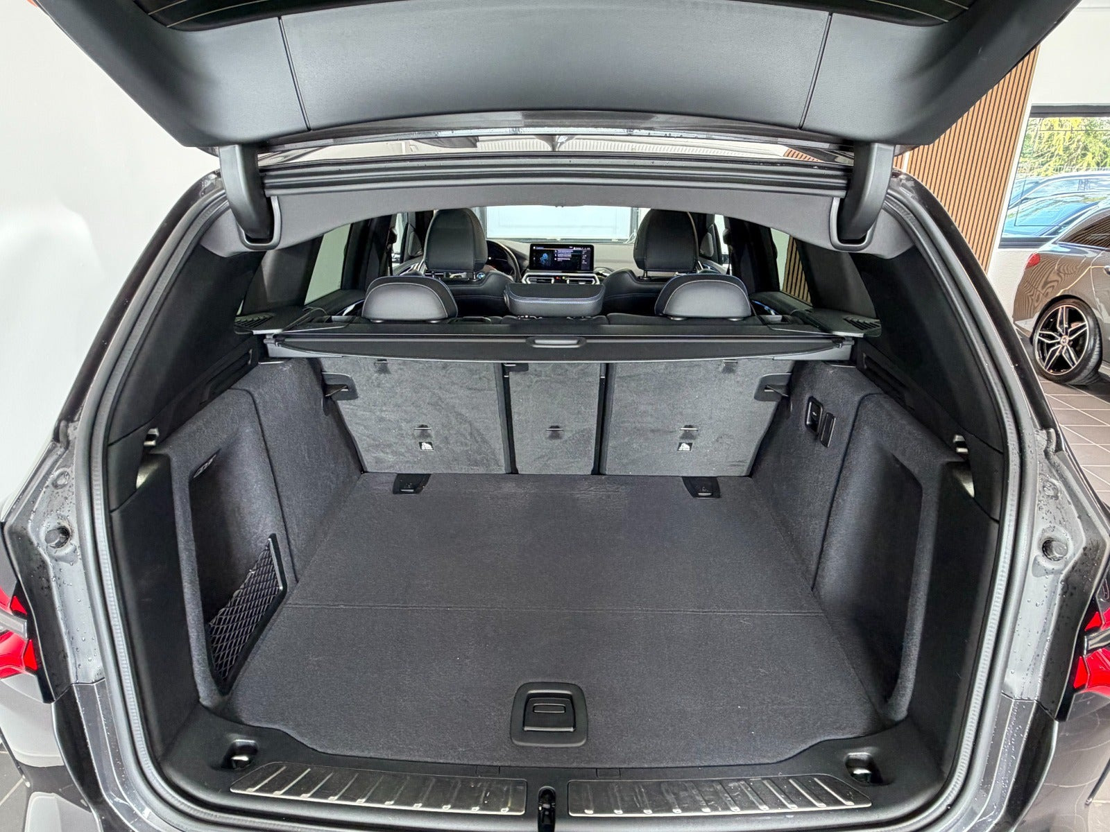 Sort BMW iX3 fra 2022
