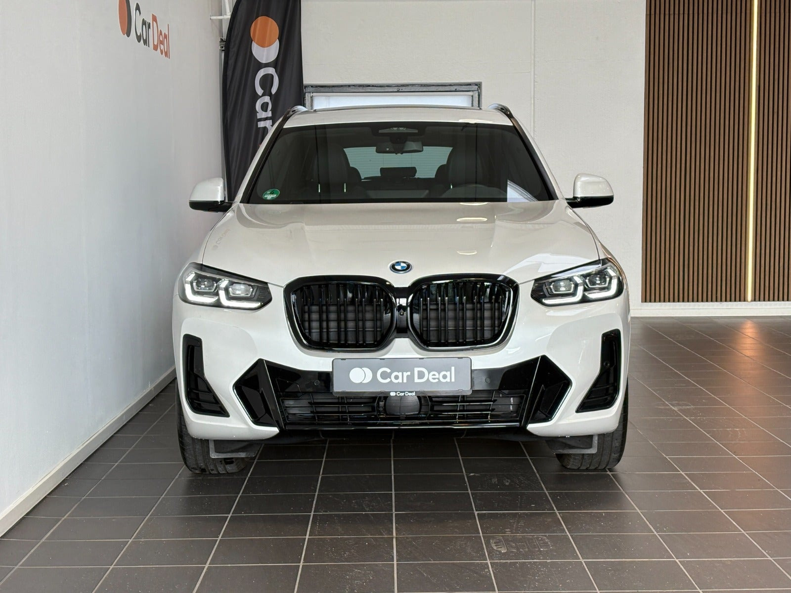Hvid BMW iX3 fra 2023