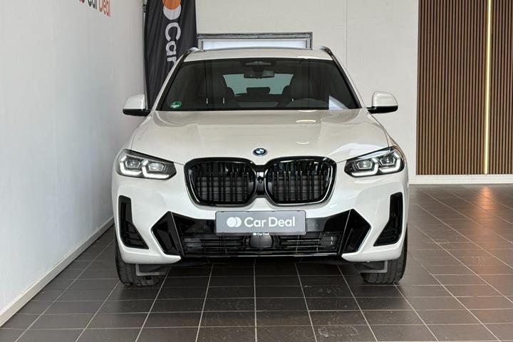 Hvid BMW iX3 fra 2023