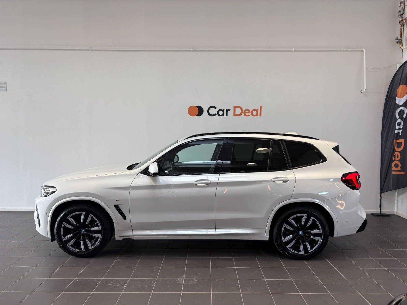 Hvid BMW iX3 fra 2023