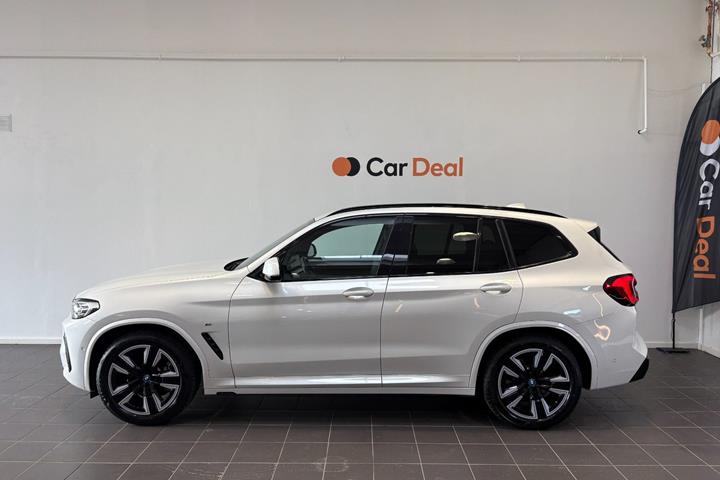 Hvid BMW iX3 fra 2023