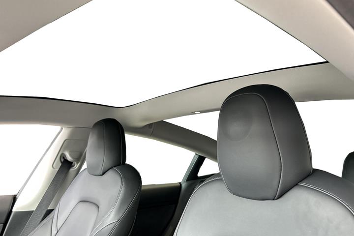 Sort Tesla Model 3 fra 2022