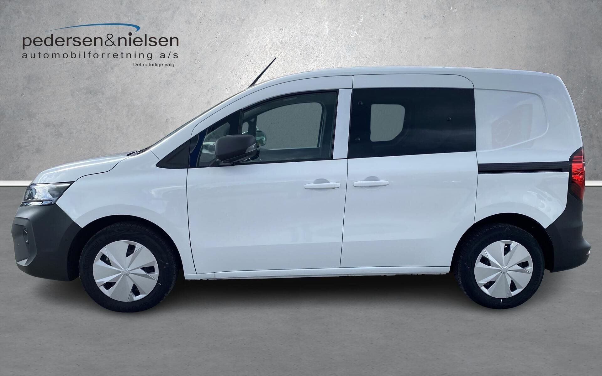 Hvid Nissan Townstar Van Electric 45KWH fra 2026