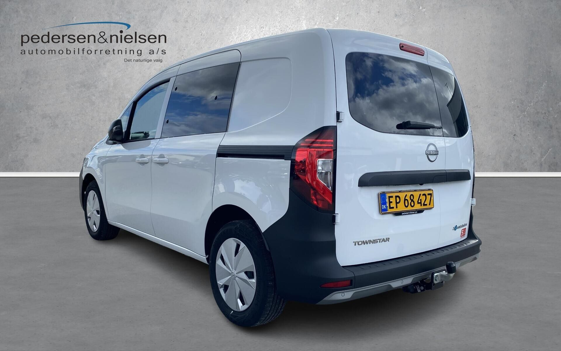 Hvid Nissan Townstar Van Electric 45KWH fra 2026