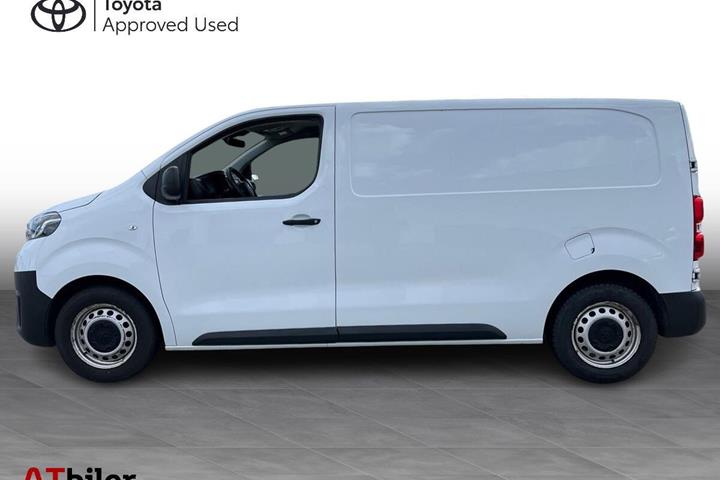 Hvid Toyota ProAce fra 2022