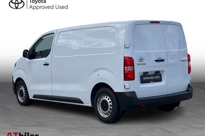 Hvid Toyota ProAce fra 2022