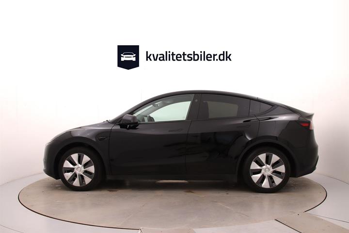 Sort Tesla Model Y fra 2024