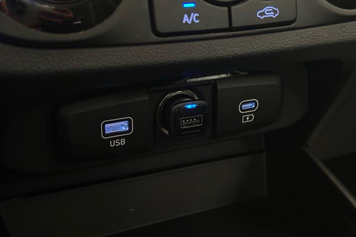 Grå Hyundai i10 fra 2023