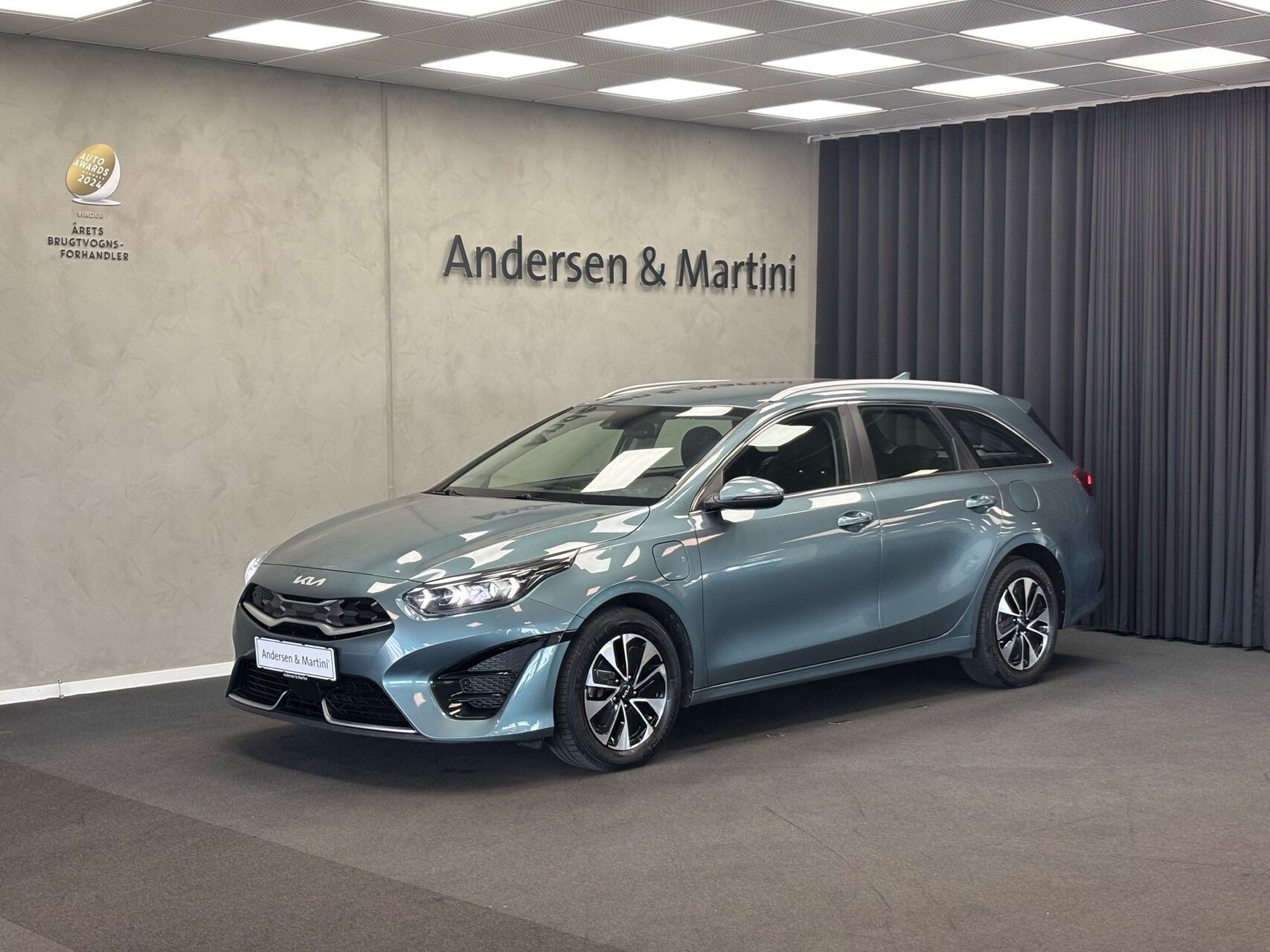 Blå Kia Ceed fra 2022