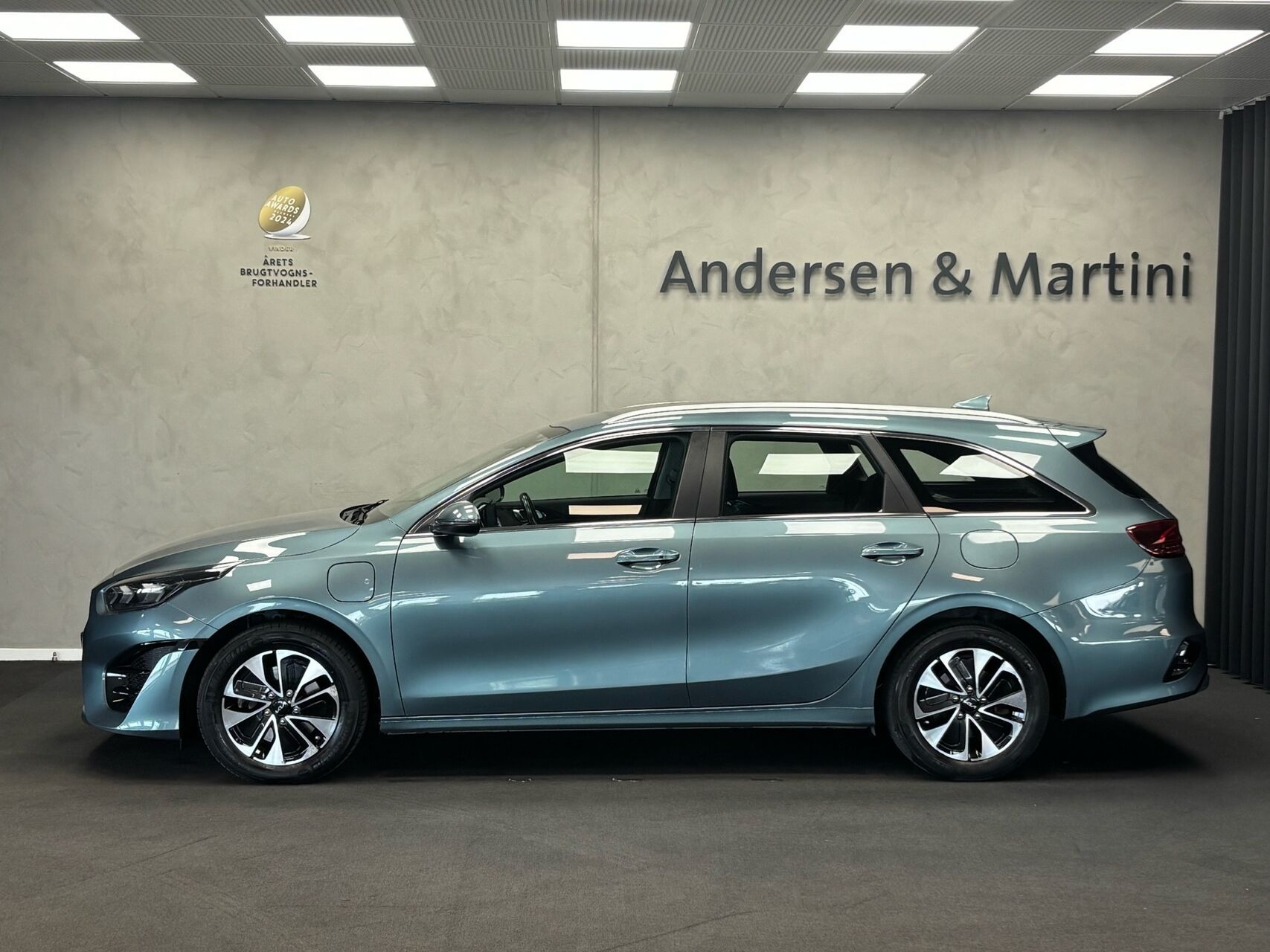 Blå Kia Ceed fra 2022