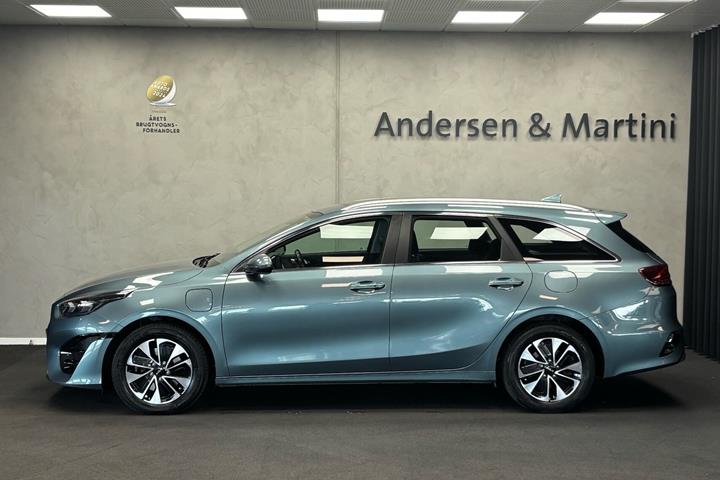 Blå Kia Ceed fra 2022