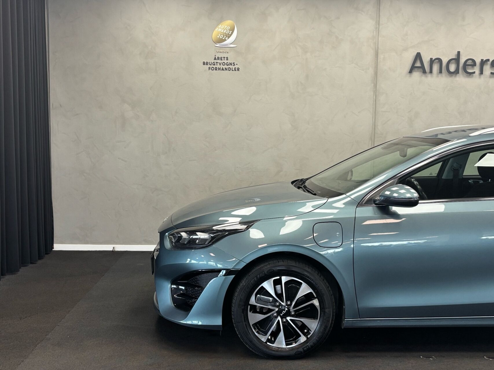 Blå Kia Ceed fra 2022
