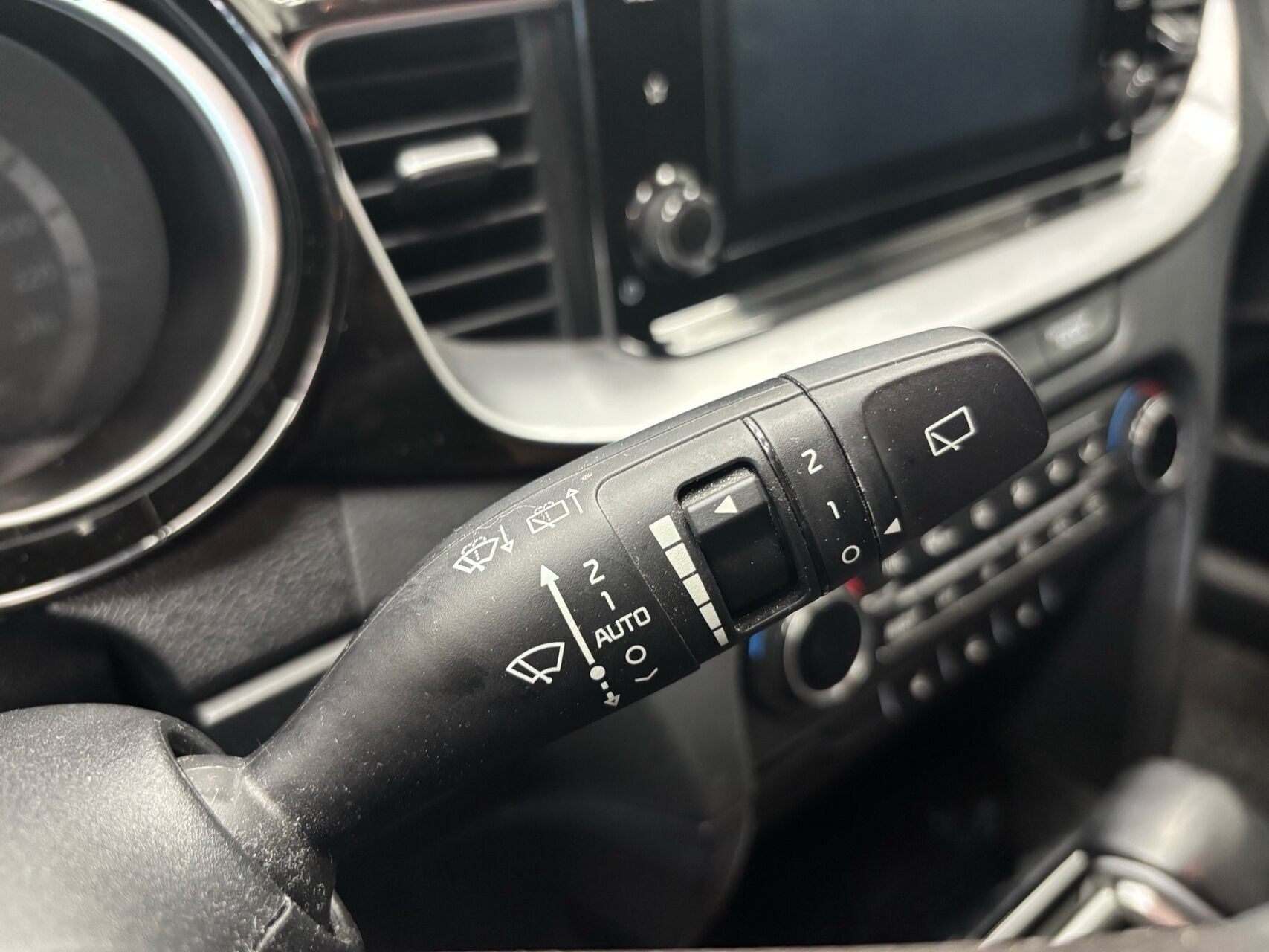 Blå Kia Ceed fra 2022