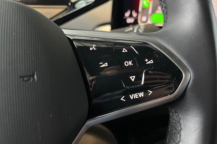 Grå VW ID.4 fra 2022