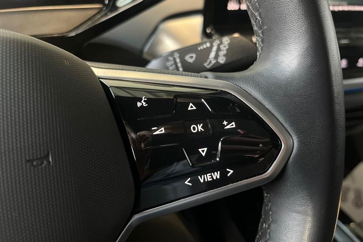 Blå VW ID.4 fra 2023