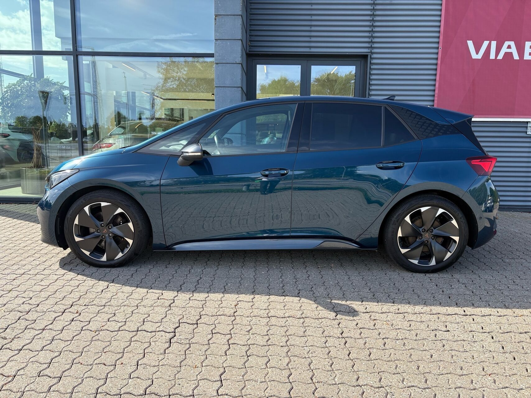 Blå Cupra Born fra 2022