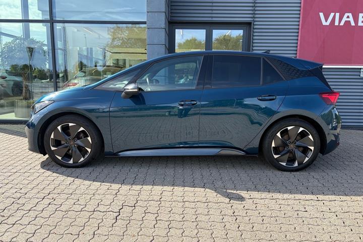 Blå Cupra Born fra 2022