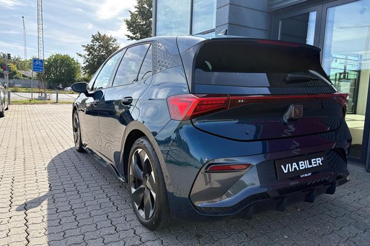 Blå Cupra Born fra 2022