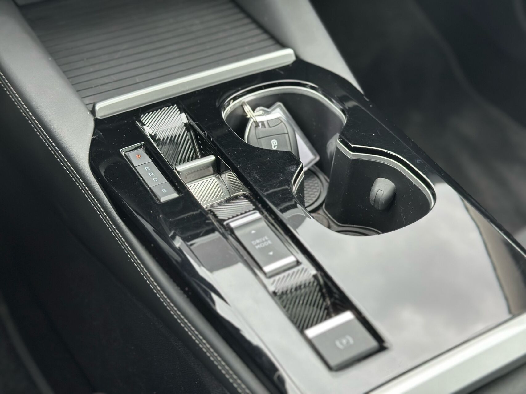Grå Citroën C5 X fra 2023