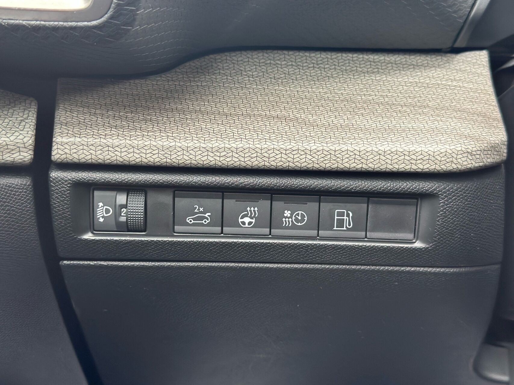 Grå Citroën C5 X fra 2023
