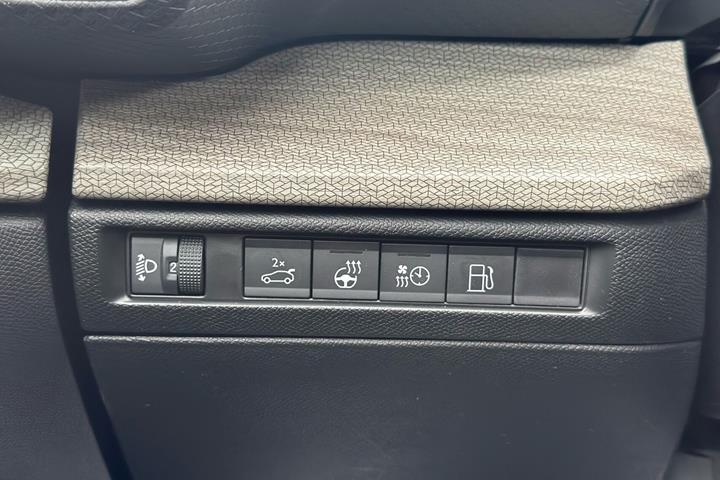 Grå Citroën C5 X fra 2023