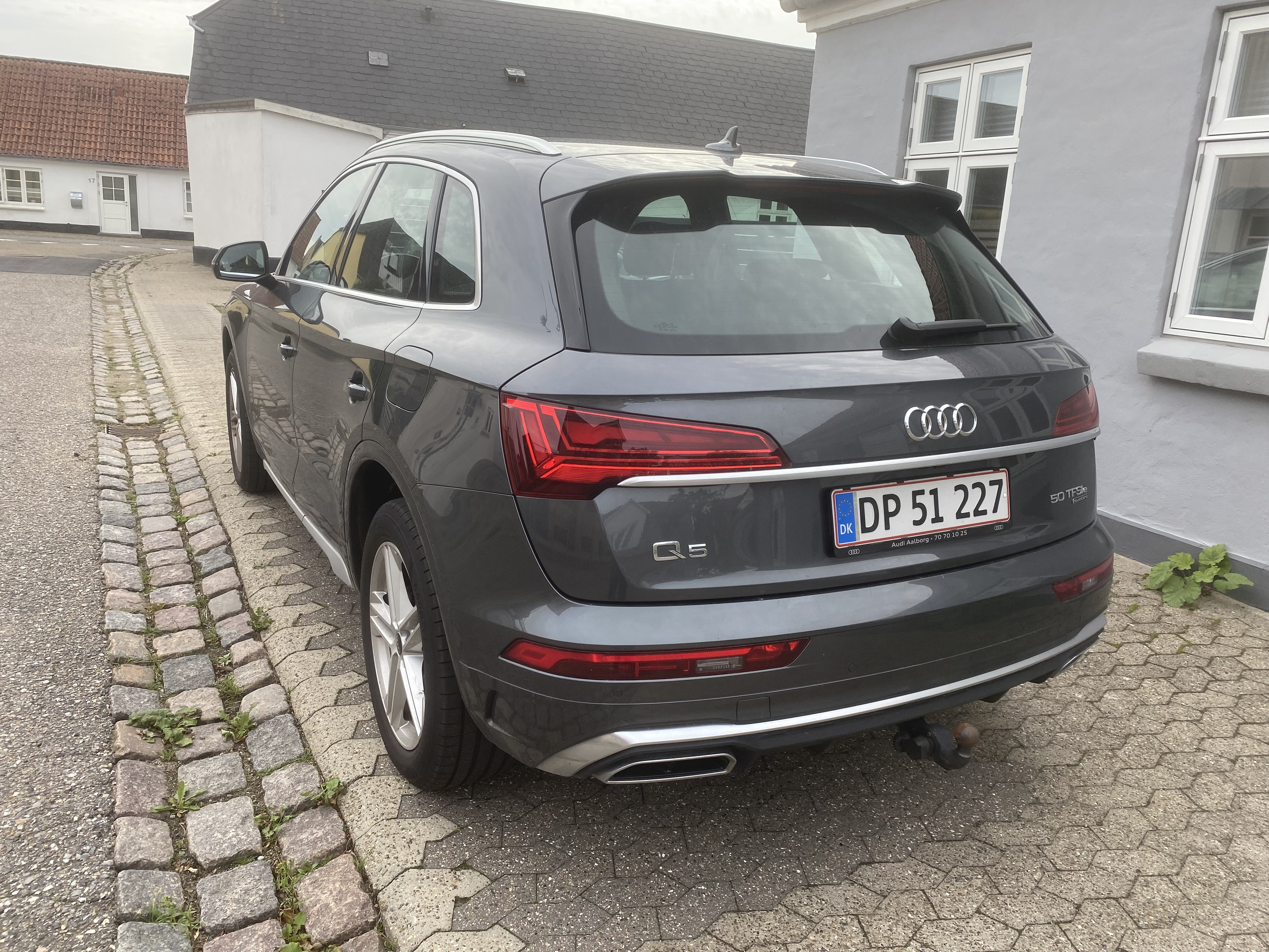 Grå Audi Q5 fra 2022