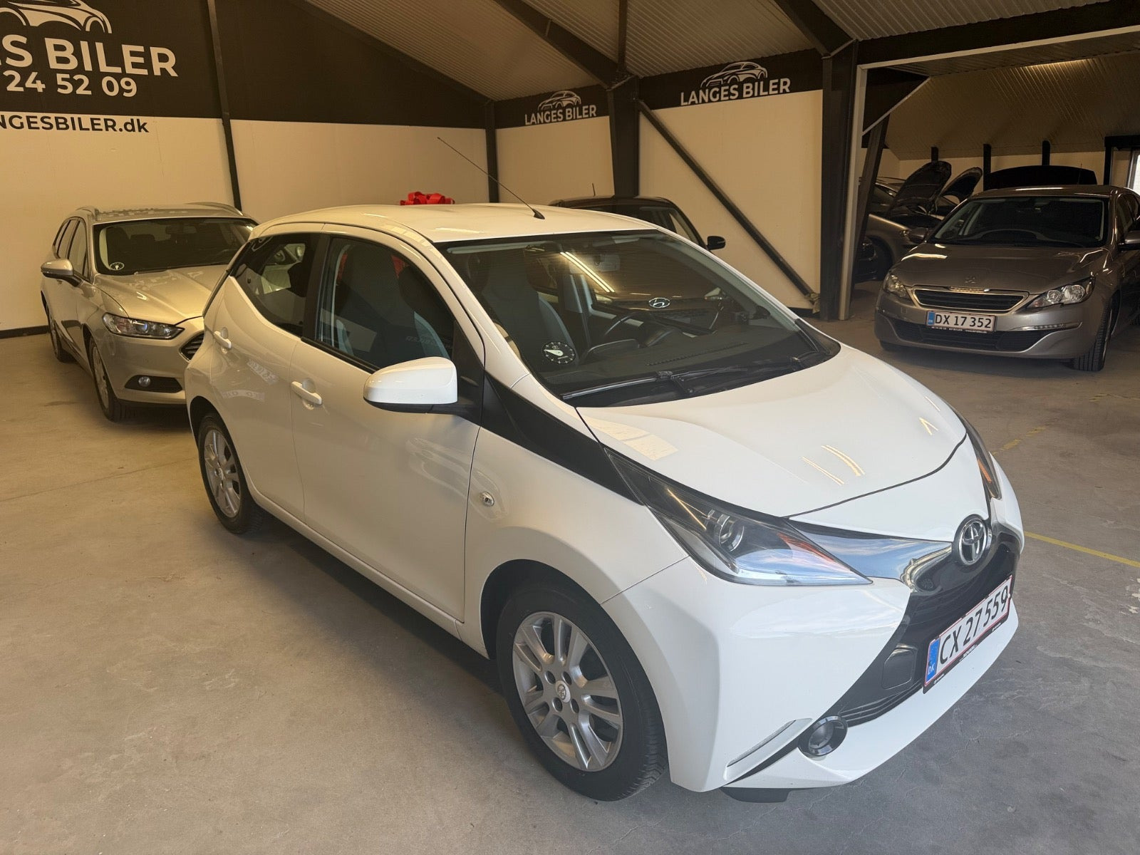 Hvid Toyota Aygo fra 2015