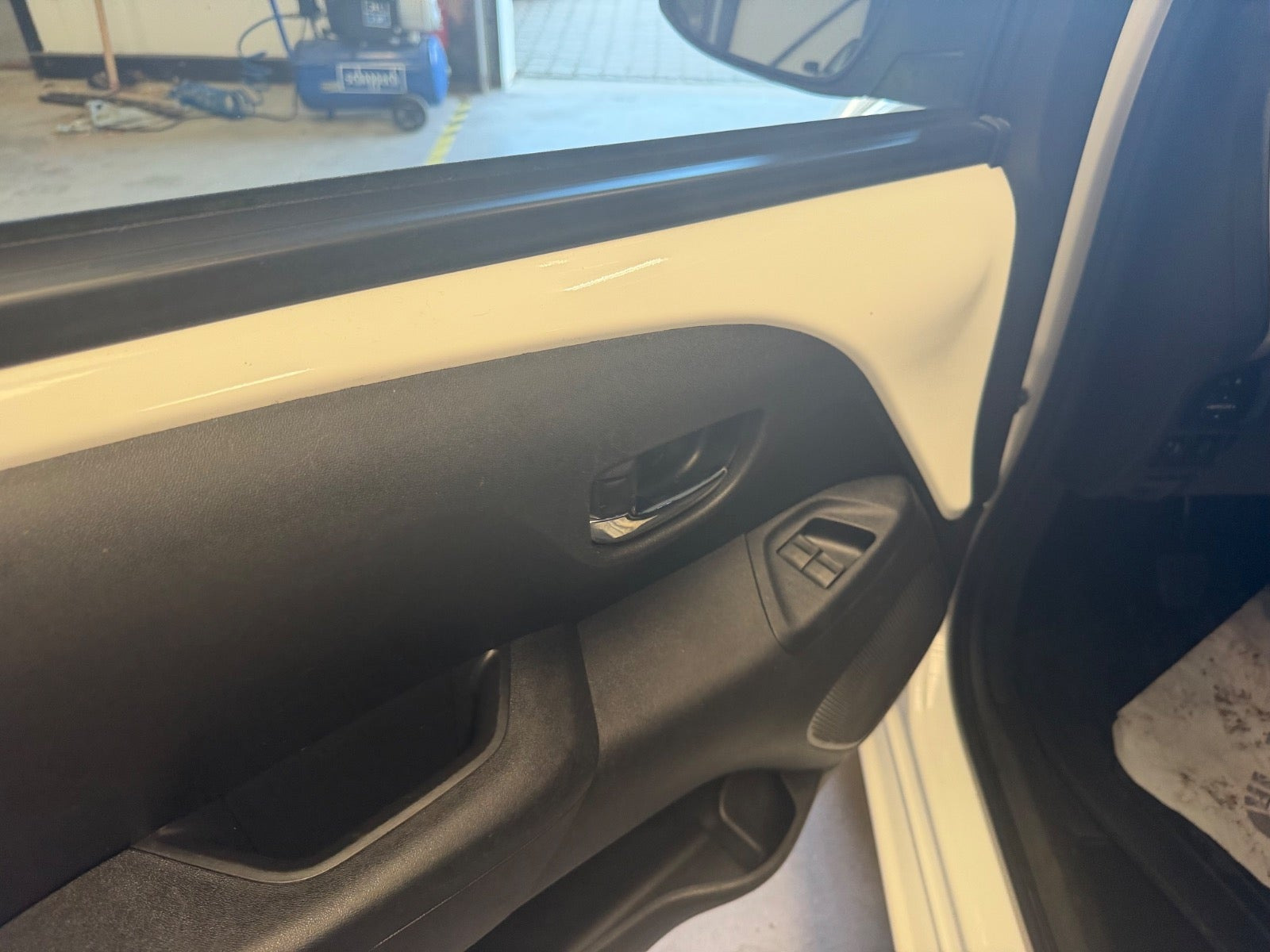 Hvid Toyota Aygo fra 2015