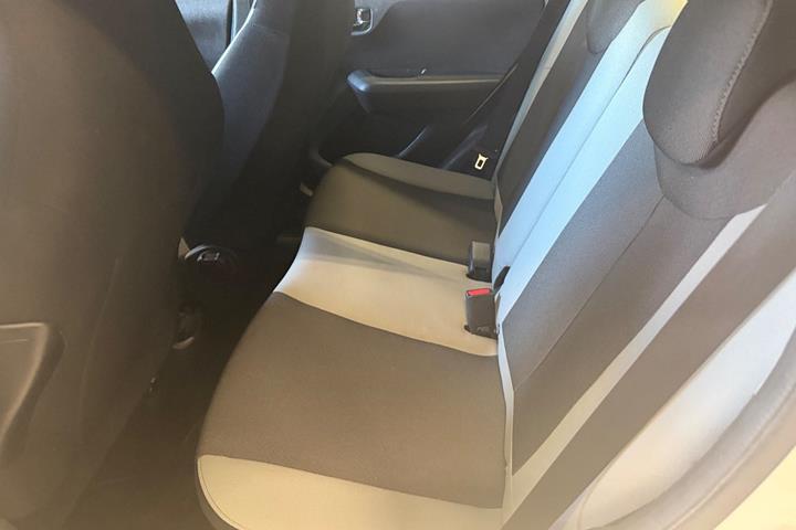 Hvid Toyota Aygo fra 2015