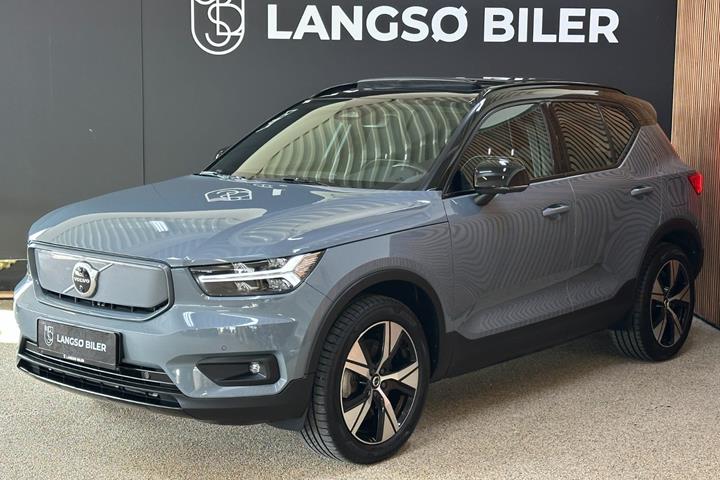 Grå Volvo XC40 fra 2021 set udefra