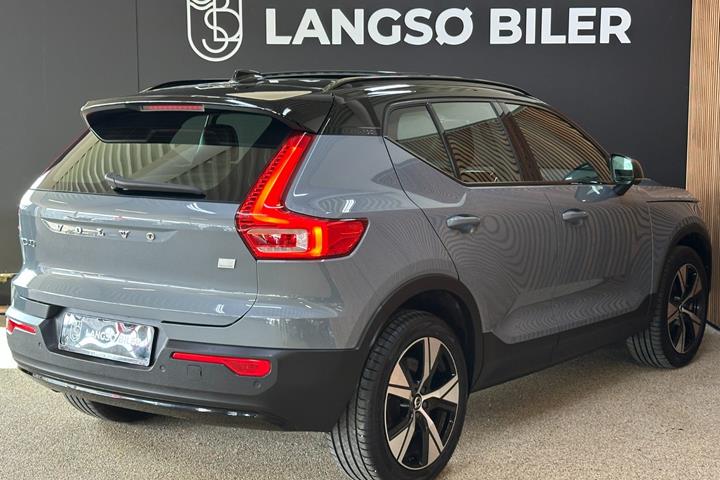 Grå Volvo XC40 fra 2021