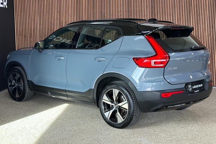 Grå Volvo XC40 fra 2021