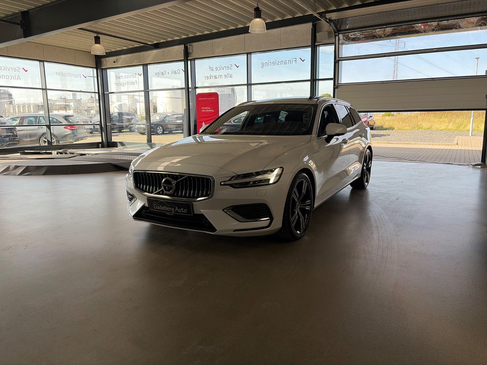 Hvid Volvo V60 fra 2019