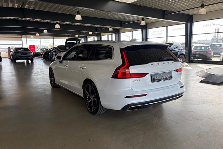 Hvid Volvo V60 fra 2019