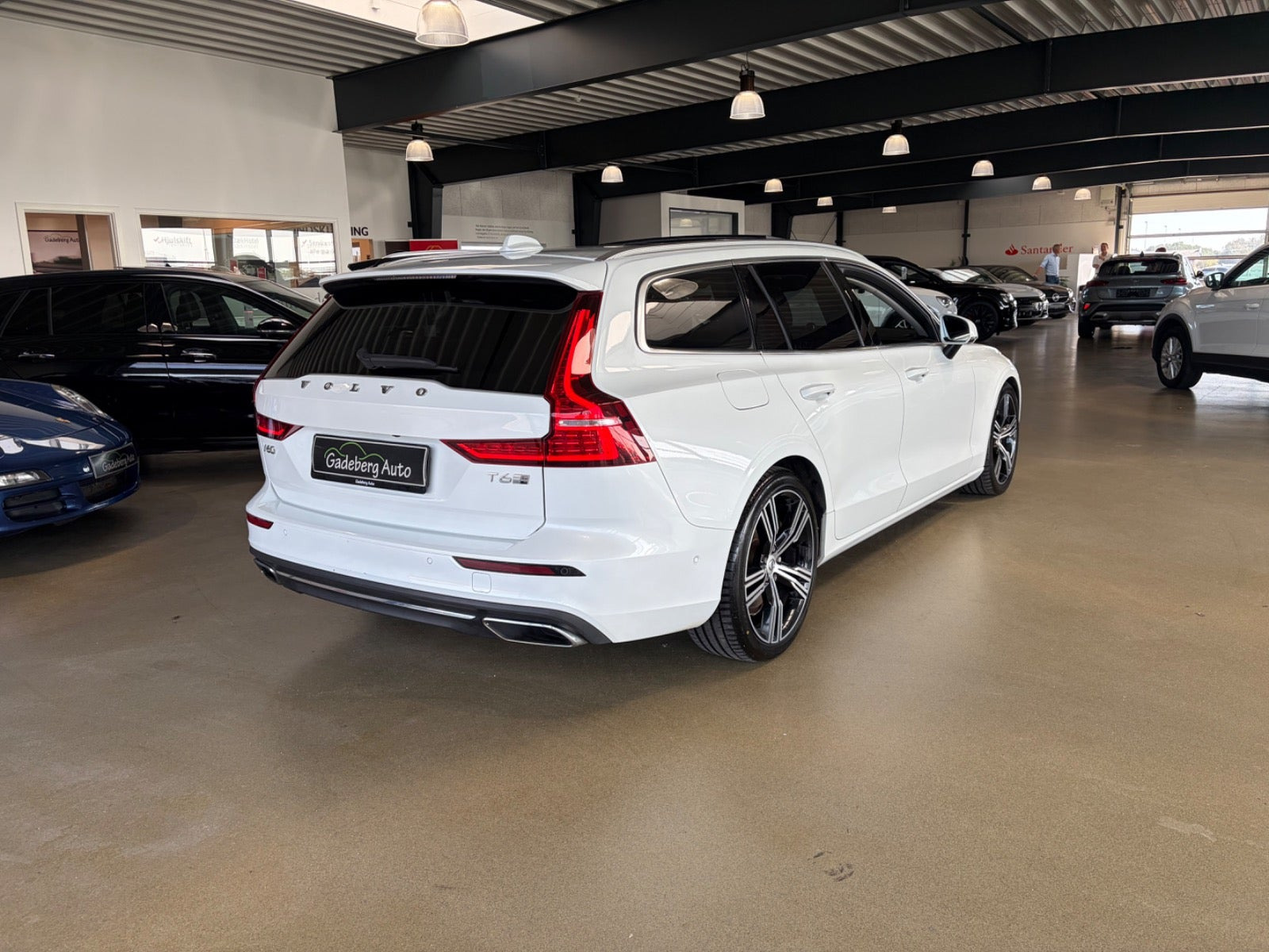 Hvid Volvo V60 fra 2019