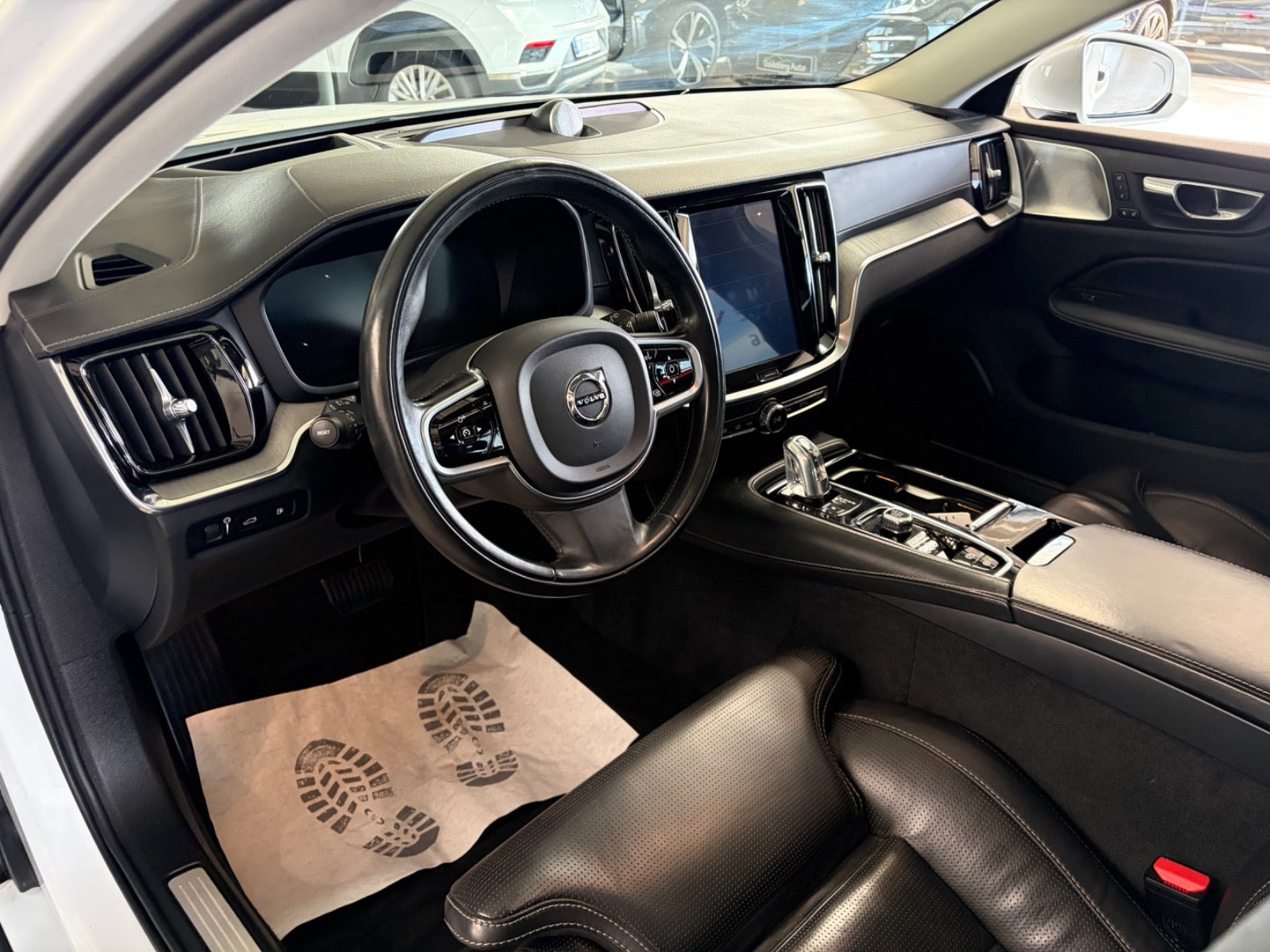 Hvid Volvo V60 fra 2019