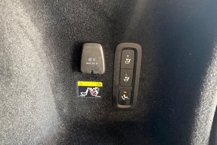 Hvid Volvo V60 fra 2019
