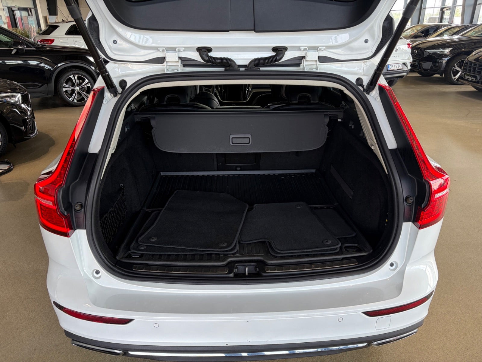 Hvid Volvo V60 fra 2019