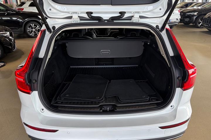 Hvid Volvo V60 fra 2019