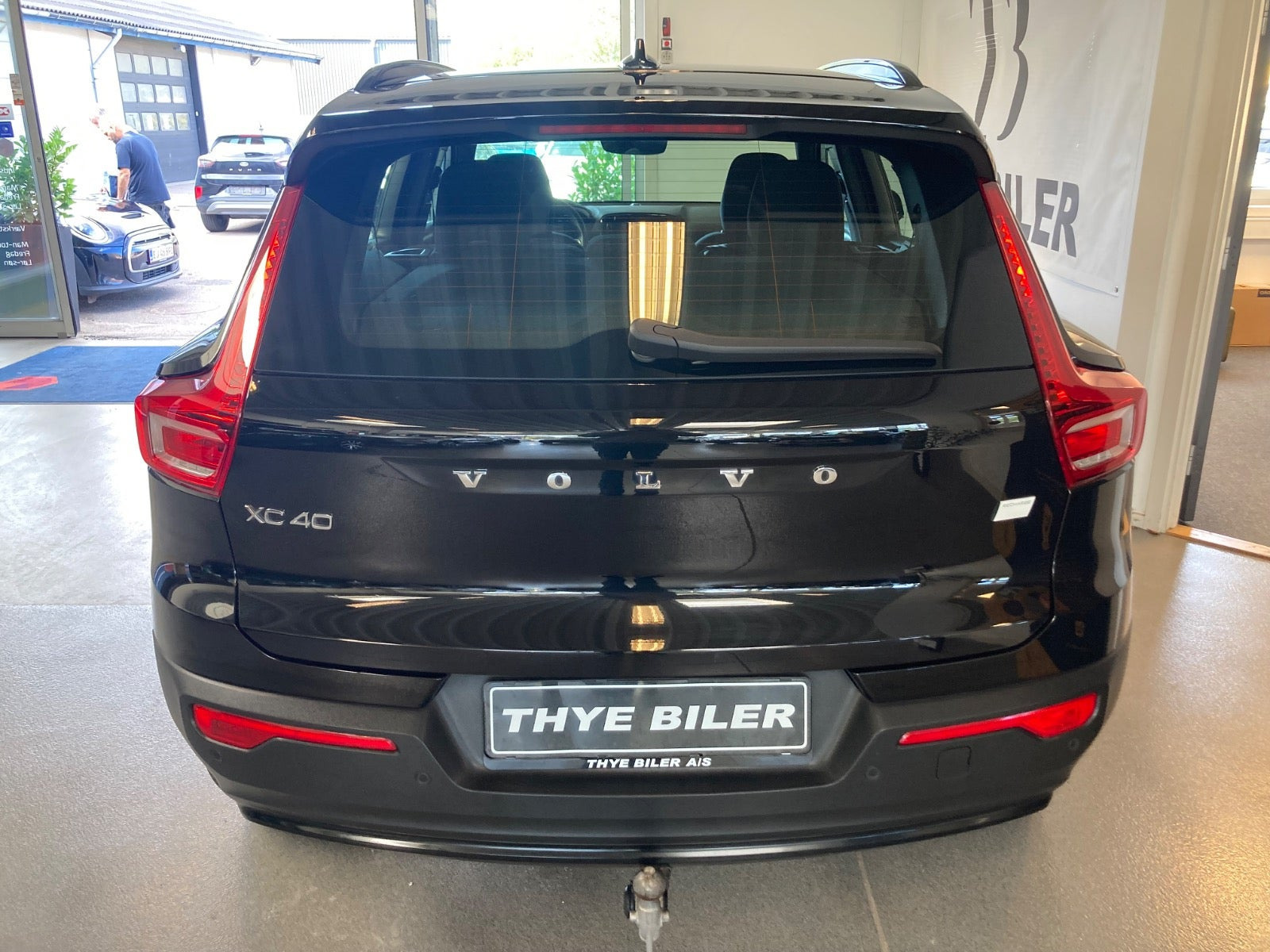 Sort Volvo XC40 fra 2024