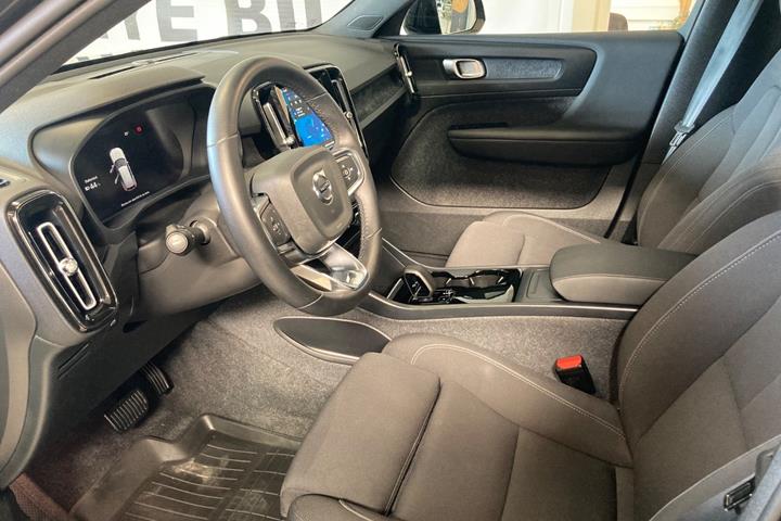 Sort Volvo XC40 fra 2024
