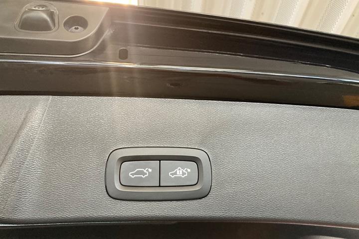 Sort Volvo XC40 fra 2024