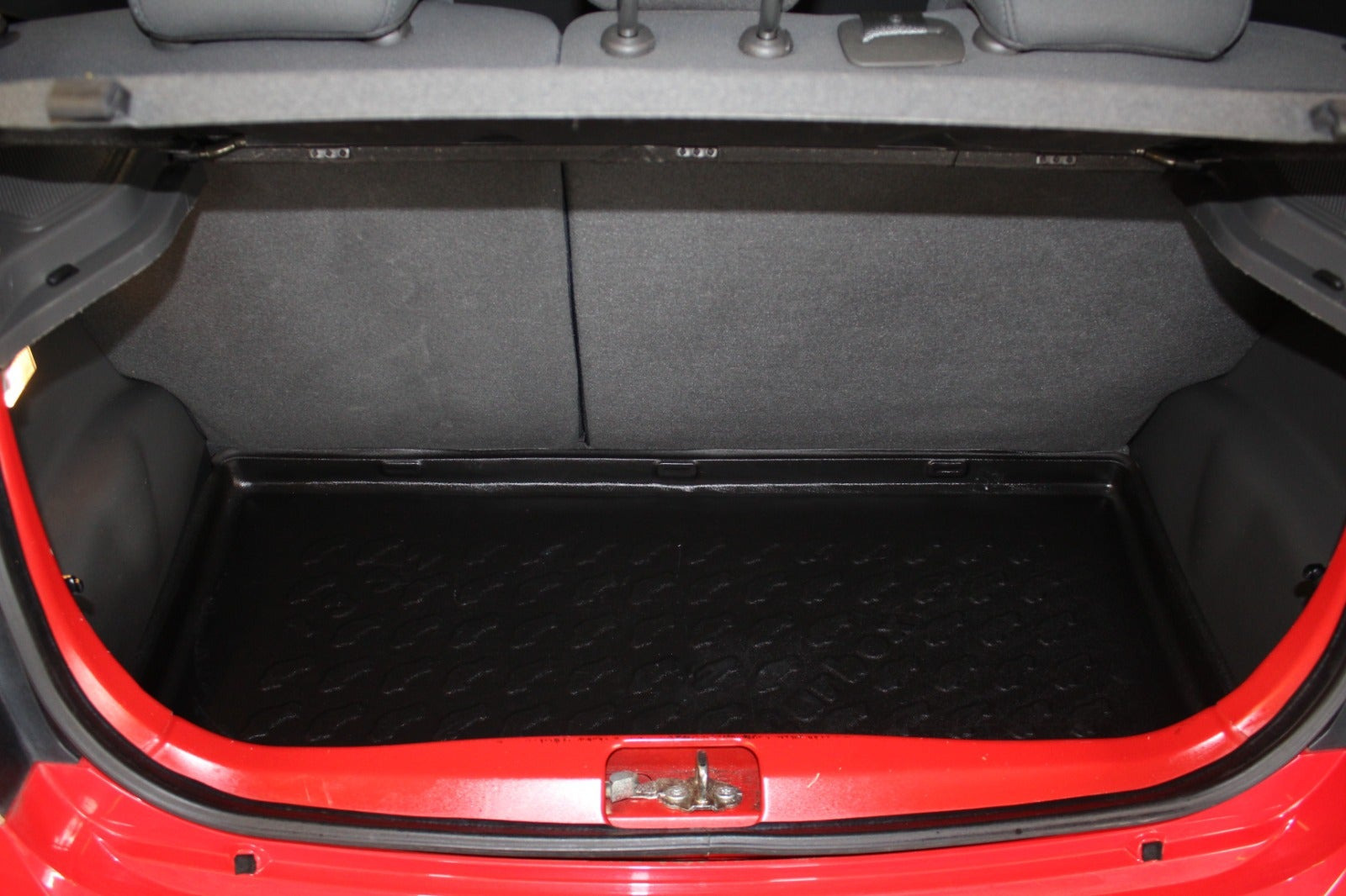 Rød Chevrolet Spark fra 2011