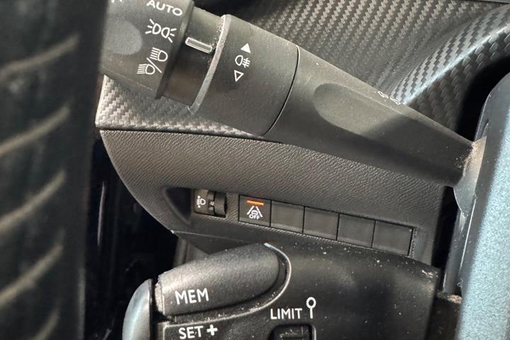 undefined Peugeot 208 fra 2021