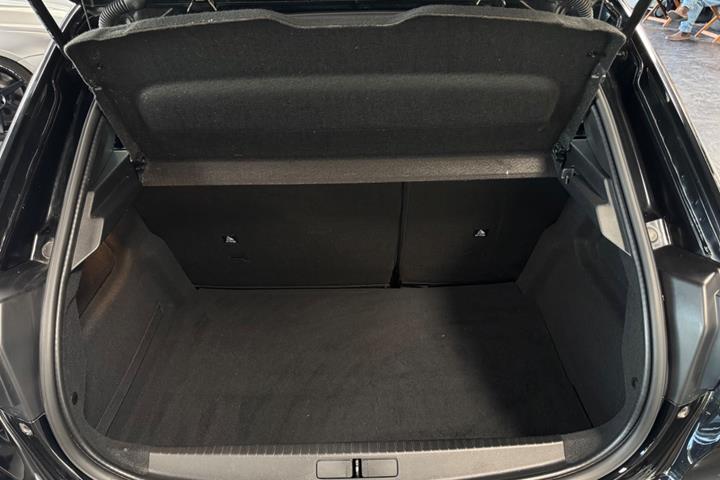 undefined Peugeot 208 fra 2021