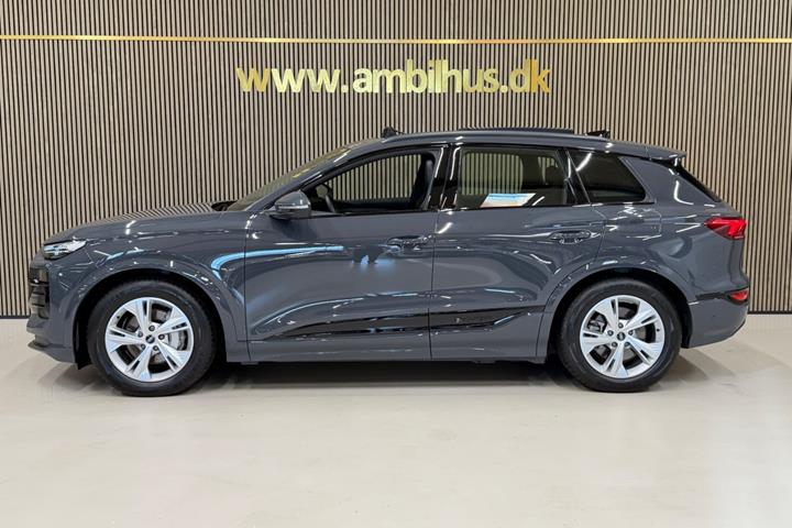 Grå Audi Q6 e-tron fra 2026