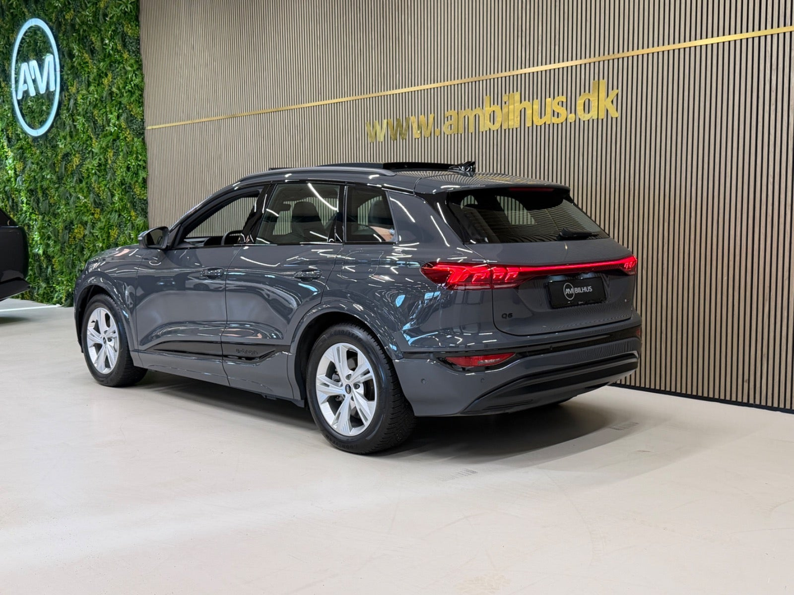 Grå Audi Q6 e-tron fra 2026